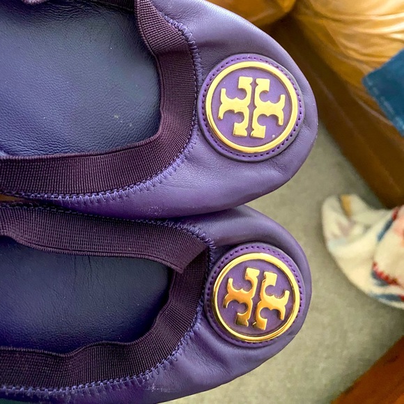 Purple classic Tory Burch flats - Picture 2 of 4